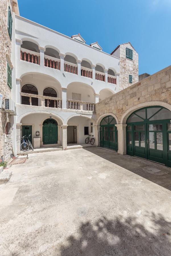 Heritage Palace Listun Макарска Экстерьер фото